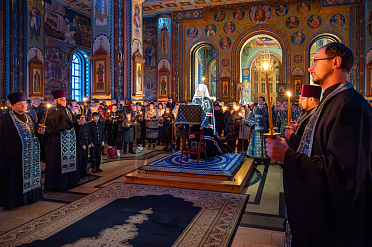 Глава Воронежской митрополии совершил богослужение с чтением Великого покаянного канона преподобного Андрея Критского в Благовещенском кафедральном соборе.