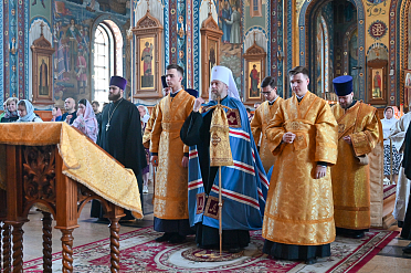 В Неделю Всех святых Правящий Архиерей возглавил воскресное богослужение в Благовещенском кафедральном соборе
