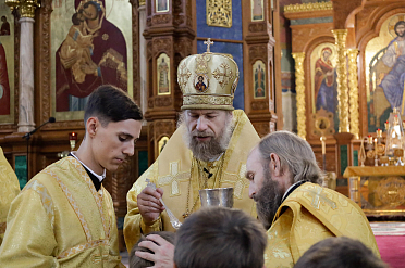В день начала нового учебного года Архипастырь возглавил служение Божественной литургии