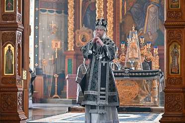 Архиерейское богослужение было совершено в Благовещенском кафедральном соборе.