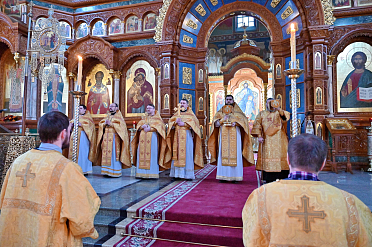 Божественная литургия в день памяти Сщмч. Петра (Зверева), архиеп.Воронежского