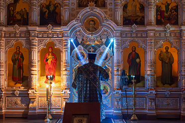 После отпуста вечерни митрополит Воронежский и Лискинский Леонтий возглавил заупокойную литию