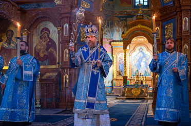 Правящий Архиерей возглавил служение утрени праздника Похвалы Пресвятой Богородицы