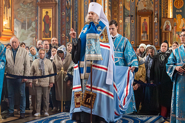 Накануне праздника Благовещения Пресвятой Богородицы митрополит Воронежский и Лискинский Леонтий совершил всенощное бдение в Благовещенском кафедральном соборе.