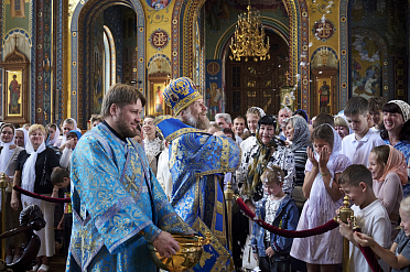 Митрополит Воронежский и Лискинский Леонтий совершил воскресное богослужение в Благовещенском кафедральном соборе