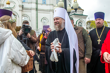 Женсовет Воронежской митрополии провел традиционную пасхальную благотворительную ярмарку